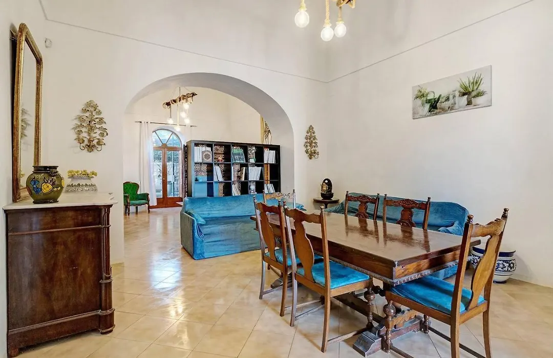 Villa Capri-1